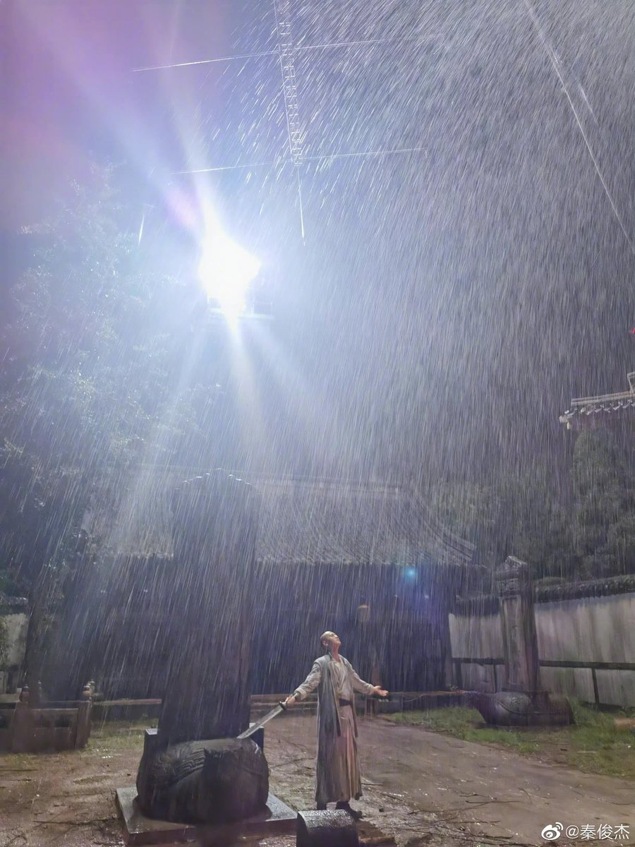 TaemLinn's tweet photo. 12062021 Weibo Update

“เมื่อคืนฝนตกหนัก คอสเป็นThe Shawshank Redemption 😊😊😊“

นางคอสเป็นแอนดี้ ดูเฟรนส์ ว่ะ 5555555555

#ฉินจวิ้นเจี๋ย #qinjunjie #秦俊杰 https://t.co/PKQ1fUGrcc