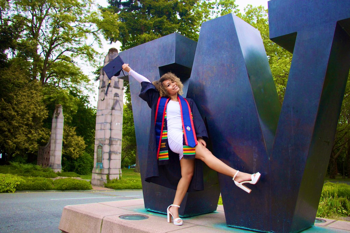 Toriii_A's tweet photo. and to think I almost dropped outta here https://t.co/p2XgKcs4uW