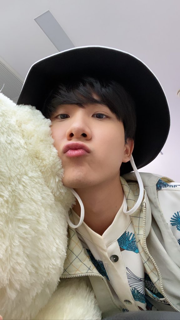 myktnw's tweet photo. เจอกันน้าา #LALx1000starsต้นหนชลธี https://t.co/hYTwzKs9Xx