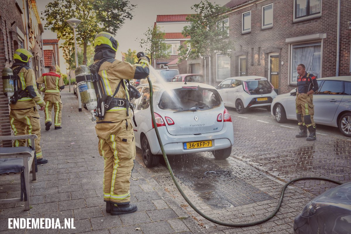 Melding brandweer Ahornstraat Monster inzake voertuigbrand