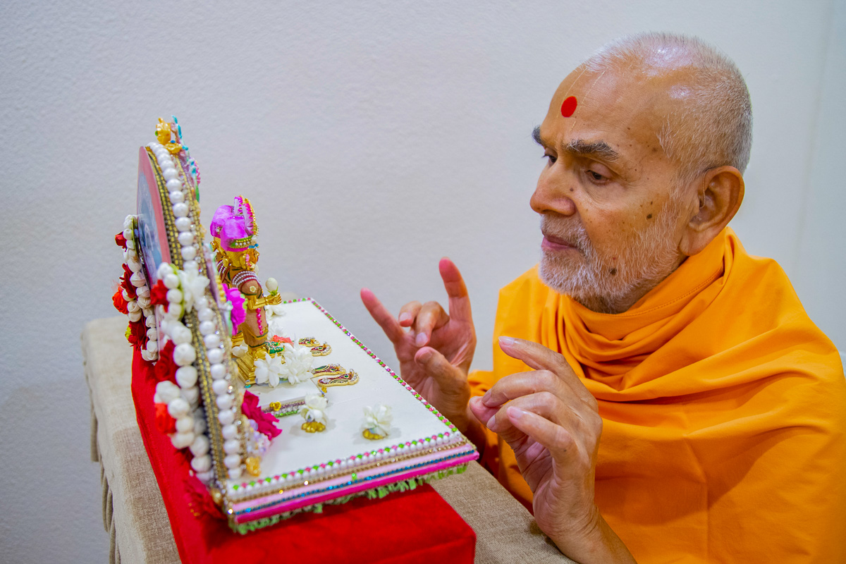 Baps S Tweet Hh Mahant Swami Maharaj S Vicharan 12 June 21 Nenpur India Trendsmap Baps S Tweet Hh Mahant Swami Maharaj S Vicharan 12 June 21 Nenpur India Trendsmap