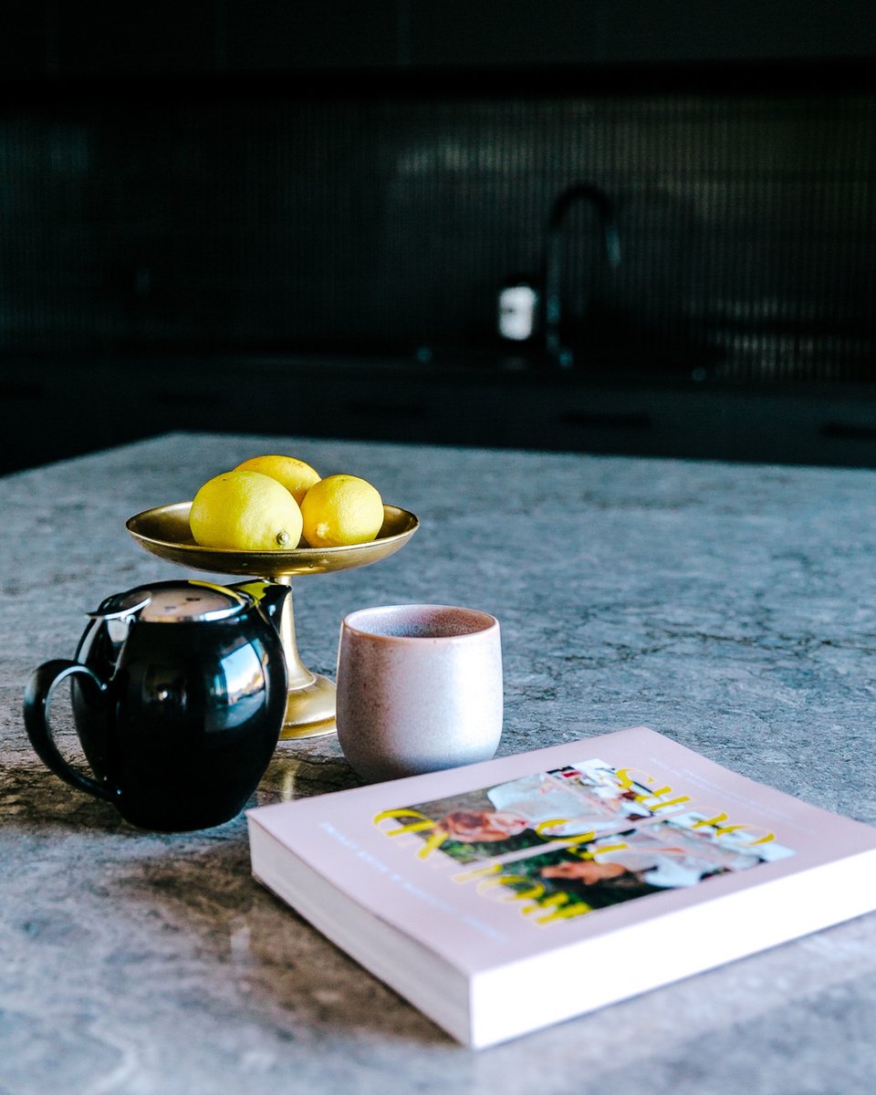 Time for a cuppa! Love love love the black kitchen <a href="/cloud/">cloud ☁️</a>.parade.leura designed by the very clever Josie  @altusdesignstudio

#leura #eatreadlove #travel #holidayproperty #ontheroad #roadtrip #stayandshoot #lifestyle #workfromwherever #australia #nsw #visitruralandregionalaustra
