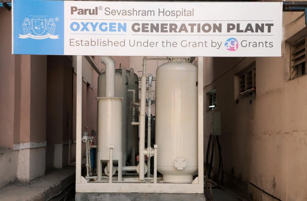 PankhiNR's tweet photo. They say preparation is half way towards victory. This Oxygen Generation Plant with a 500 litre per minute capacity which has been established with the support from ACT grants, will go a long way in serving the people in the surrounding communities.
@ParulUniversity https://t.co/8iNlJgOAcQ