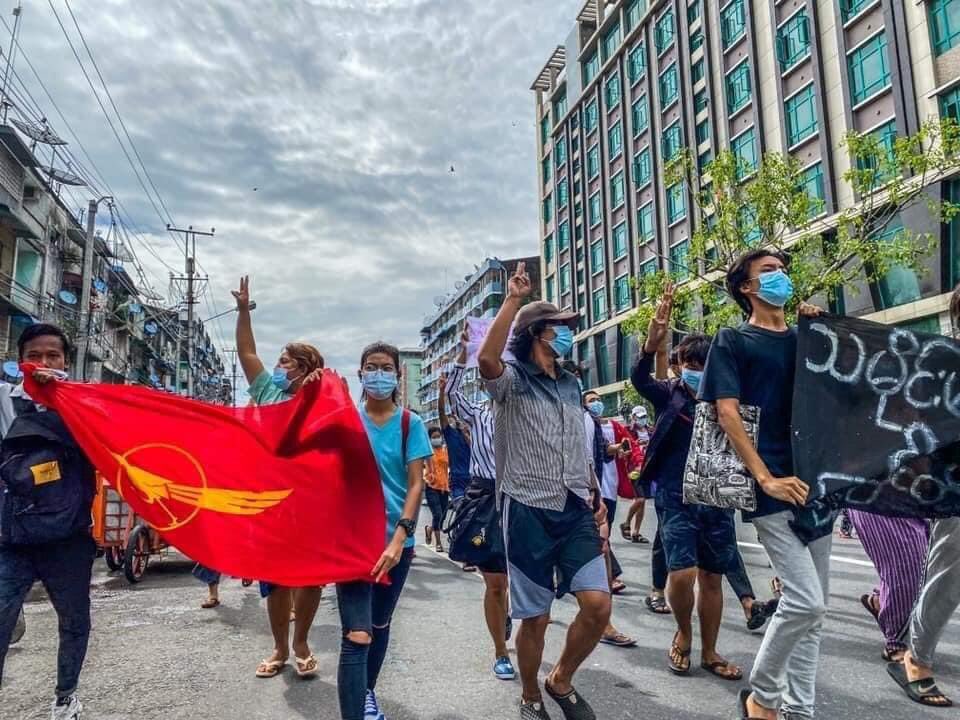 AuroraH2301's tweet photo. We are still protesting in Yangon, Mandalay and most of the big cities in Myanmar. #June12Coup #June12Protests #WhatsHappeningInMyanmar #RejectMilitaryCoup #MilkTeaAlliance https://t.co/ygUv3dLrYO