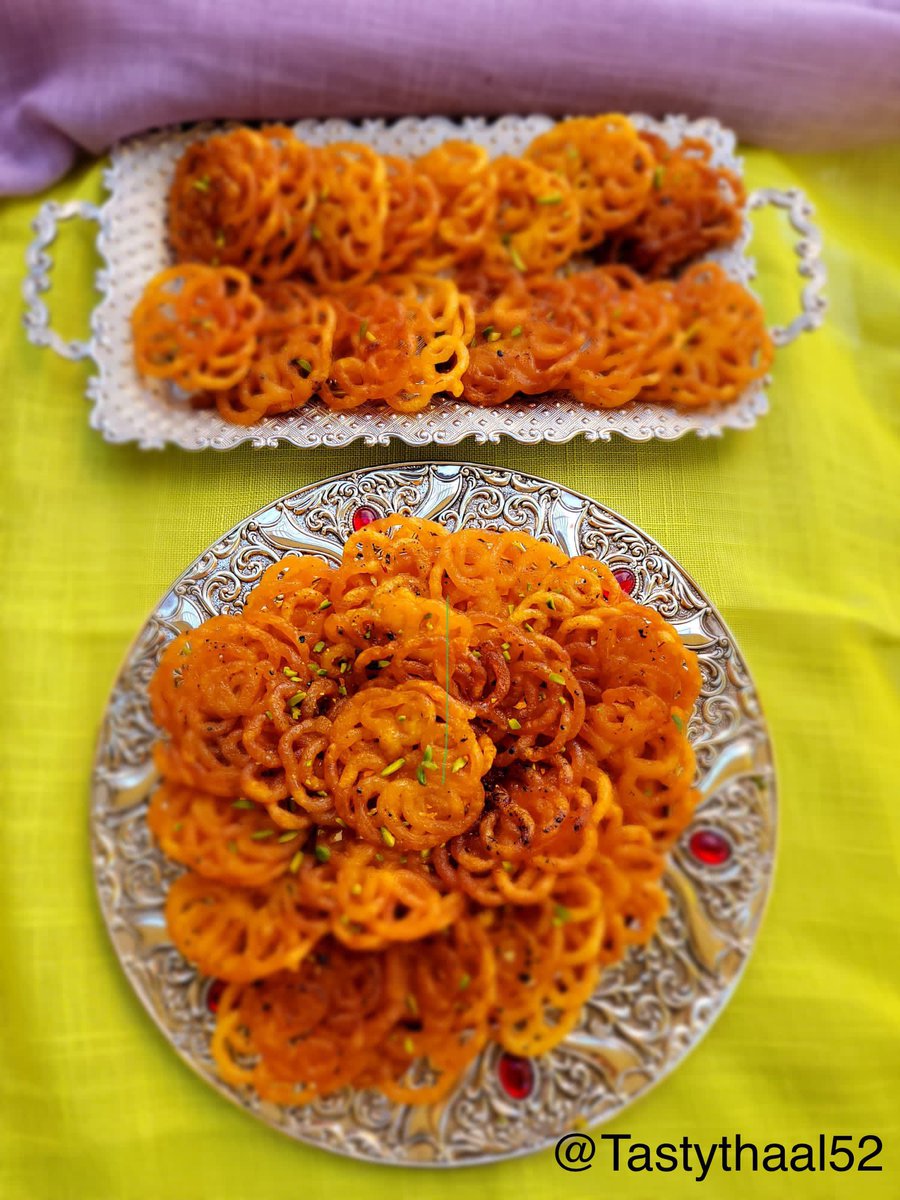 craftfoxes's tweet image. RT @nargis007: #imarti #Jhangri : an #indian traditonal desert made with urad lentils versus gramflour .Imarti is also made in flower shape and needs some skills to make design in hot #oil

#food #foodie #chef #cooking #homecooking #mithai