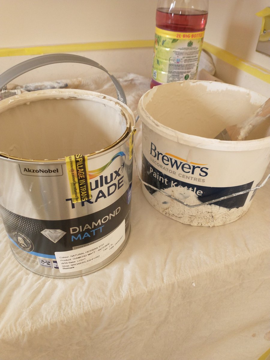 wdrpaint's tweet photo. Quick shimmy round this one yesterday. #colourchange #3 #kitchen Bit of extra dough for the #weekendworker 💰👍 https://t.co/EJD4mOVh3W
