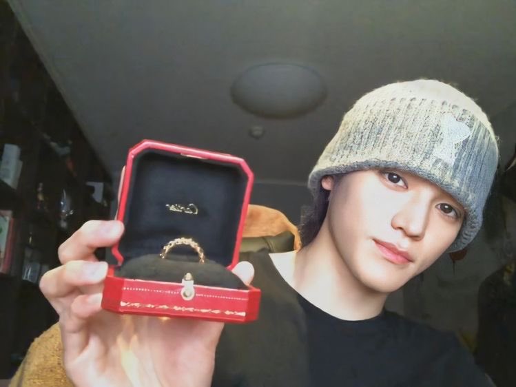 รูปพี่แทยงอันนี้ของจริงแต่เหมือนตัดต่อ