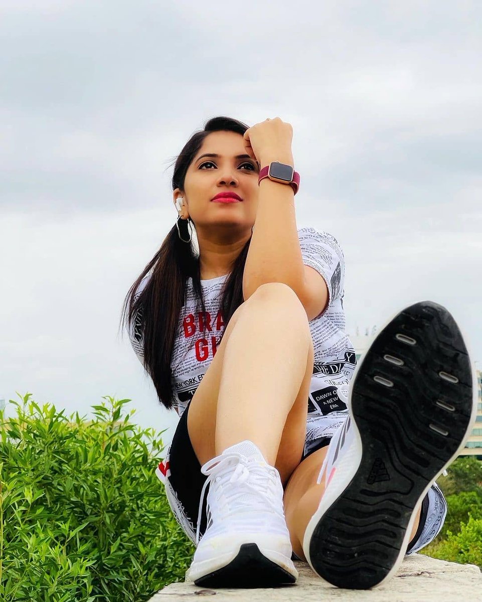 ItsCineClub's tweet photo. Stunning beauty #AnchorIndhu🔥🖤🔥 #actress #tollywoodactress @itscineclub https://t.co/Eh0wsmCdYz