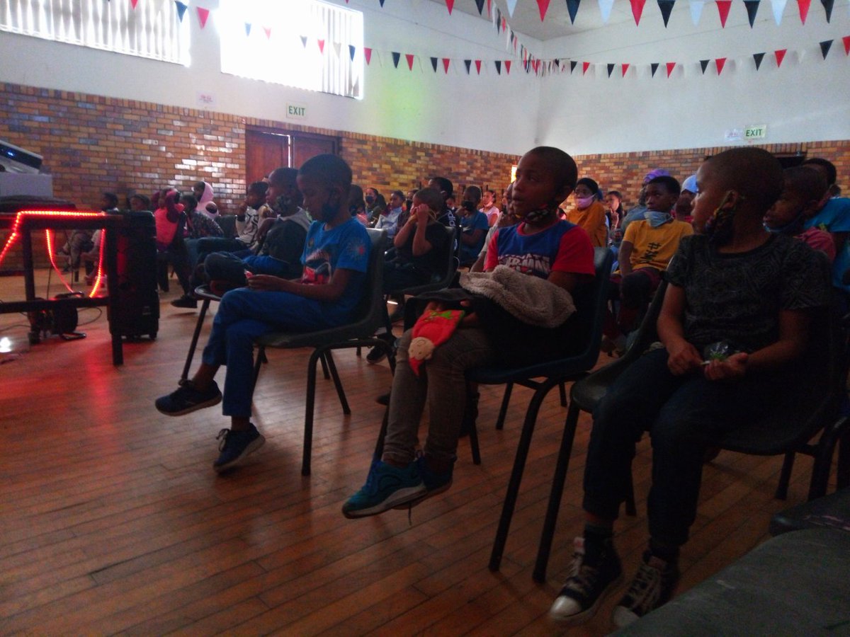 buhle_sithela's tweet photo. Made accessible for Youth and children to be inspired @EncountersDoc #virtuallyeverywhere safe , mobile cinema. Vuma Popup ๐ช๐คน๐ญ๐ฟ๐ฆ๐ฌ๐ #SouthAfrica https://t.co/L4d2SufeWi