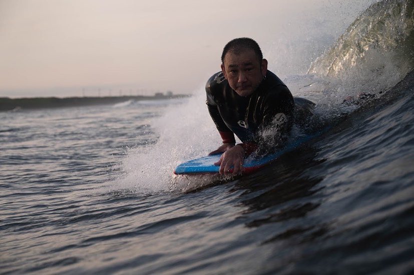 tomoned's tweet image. いつかの夕方Surf🌊
真面目な顔してるな😂
📸 @masatoshi_tnk 
#bodyboard #bodyboarder 
#bodyboarding #ボディボード
#ボディボーダー #ボディボードやろうぜ