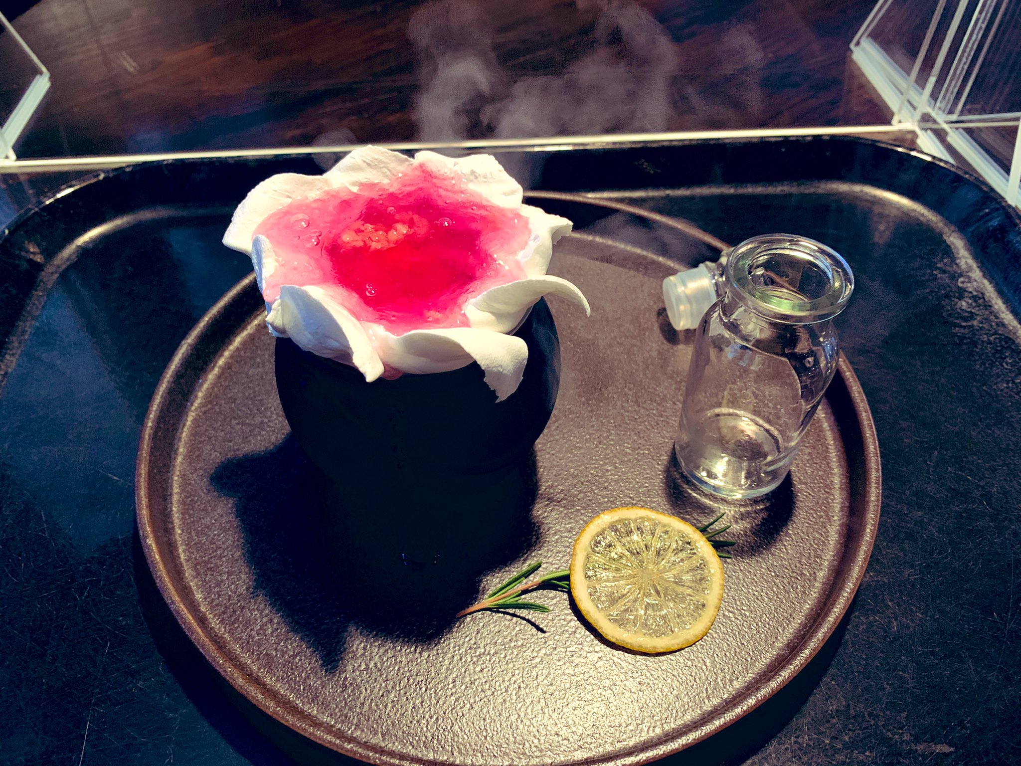 おのへい 魔女鍋レモンケーキも実食 魔法の液体で魔女鍋に花が咲きました フードランキングも着々と制覇中 Usjファン 三本の箒 Usj写真部 魔女鍋レモンケーキ ハリーポッター T Co Zsvixct6bp Twitter