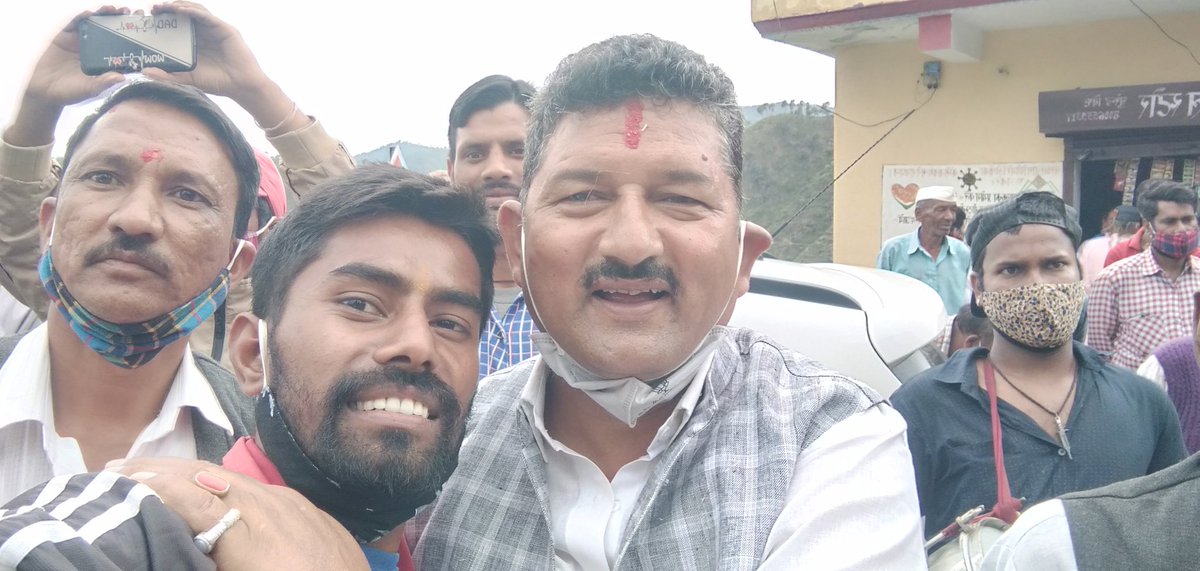 Devendr41221582's tweet photo. https://t.co/Jp1TOfHVOA    

https://t.co/V5ZstlcAnv  समस्त इड़ा की जनता को हार्दिक शुभकामनाएं और बधाई  फाइनली रोड का उद्घाटन हो चुका है  इड़ा का किया हुआ कठिन संघर्ष आज उनके काम आया आखिरकार सिस्टम को झुकाने में कामयाबी हशील हुई !! https://t.co/Y3wajPgZoR