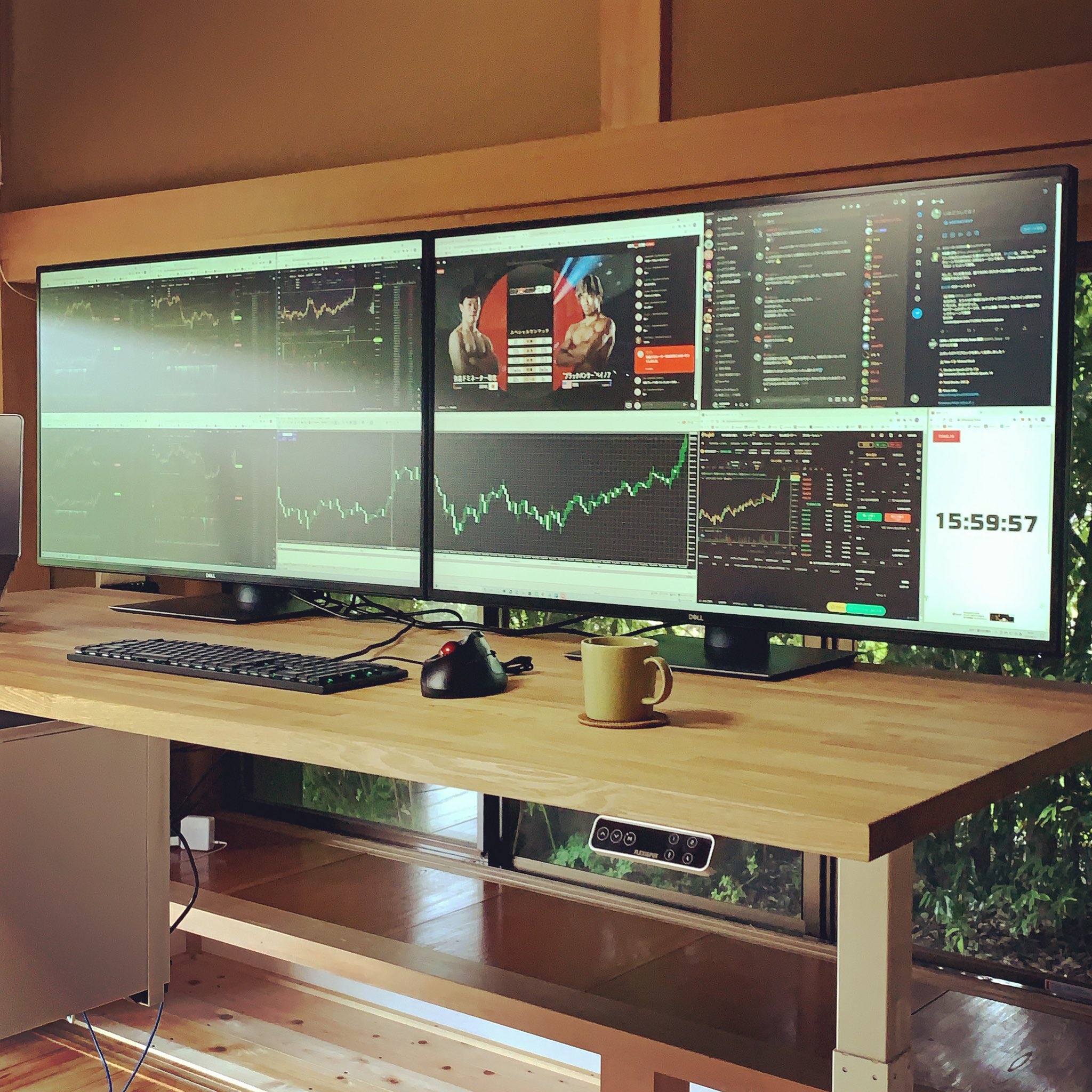 Pj しばらくエントリータイミング来なそうなので Rizin28 観てるなう トレード環境 トレードルーム Pjの暮らし T Co 12vjqbh3ha Twitter