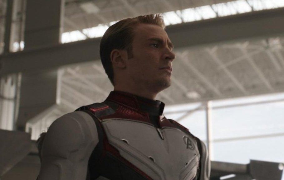 MarvelStory_'s tweet photo. Joyeux anniversaire à Chris Evans alias Steve Rogers/Captain America qui fête ses 40 ans aujourd'hui !

Pour rappel, l'acteur n'en aurait pas fini avec le MCU puisque Deadline avait annoncé qu'il reviendrait dans un projet encore inconnu. https://t.co/VtFO4shq9Q