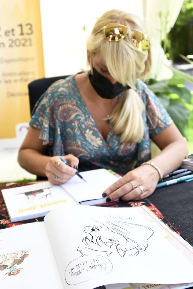 mulhouse's tweet photo. ✏️📙 La #bandedessinée est à l’honneur ce week-end au #Zoo de #Mulhouse avec #Groaaar !
Rencontre d'artistes, #dédicaces, #expo & animations pour enfants, un festival #BD à savourer en famille, pr soutenir le programme de conservation des macaques à crêtes !🐒
#MulhouselEpopee https://t.co/hOEvlEMqAh