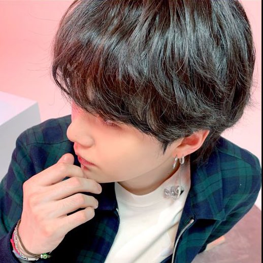 spring030993's tweet photo. 아ㅜㅜ 이 사진 너무너무좋아요....💜 원본을주세요 🥺🥺🥺 https://t.co/CssvMnvwKI