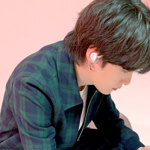 spring030993's tweet photo. 아ㅜㅜ 이 사진 너무너무좋아요....💜 원본을주세요 🥺🥺🥺 https://t.co/CssvMnvwKI