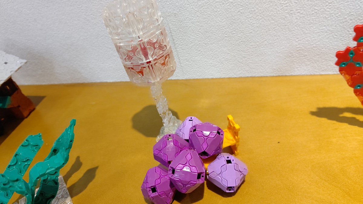 kojimakabe0326's tweet photo. 出雲ワイナリーのワイン。
アクアスのシロイルカ。
大根島の牡丹。
バージョンア��プした壽城。

LaQ作品が増えて
見所たくさん！

#お菓子の壽城
#LaQ https://t.co/OtMh20KOig
