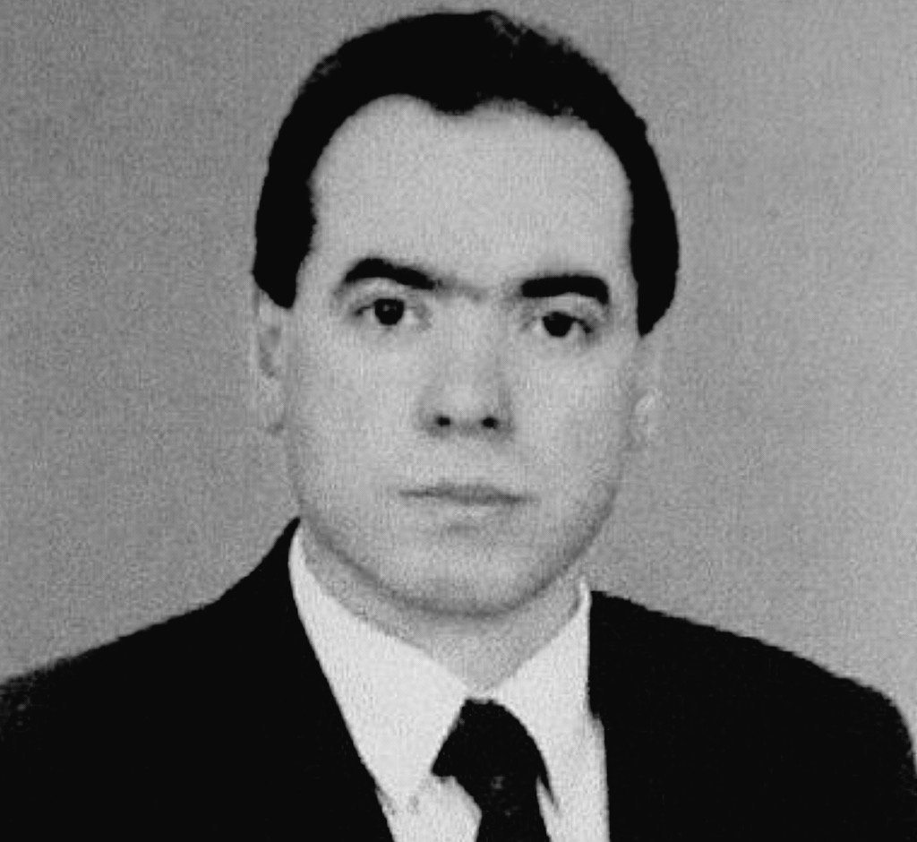 Wir gedenken: Heute vor 20 Jahren, am 13. Juni 2001, wurde Abdurrahim Özüdoğru in seiner Änderungsschneiderei in #Nürnberg vom #NSU ermordet. Der Vater einer Tochter wurde 49 Jahre alt. #KeinVergessen #KeinSchlussstrich

Gedenkkundgebung: 13:00 Uhr Ecke Siemensstr./Gyulaer Str.