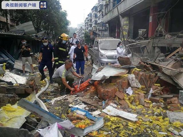 ChinaDaily's tweet photo. Twelve people died and 138 others were injured in a gas explosion in Shiyan city, Central China's Hubei province, on Sunday morning, according to local authorities. https://t.co/CODt47mpoq