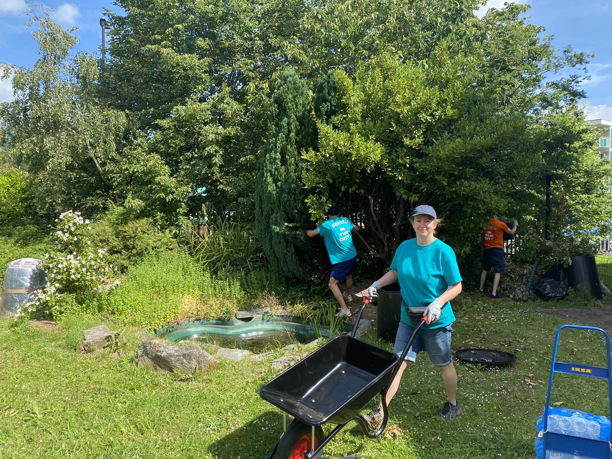 Fab day working on the #MillbrookMatters Community garden yesterday! Huge thank you to @lovesoton for your help as part of the Saints in the City Day - an amazing effort all round! 🪴🌞👏🏼 <a href="/abrigroup/">Abri</a>
