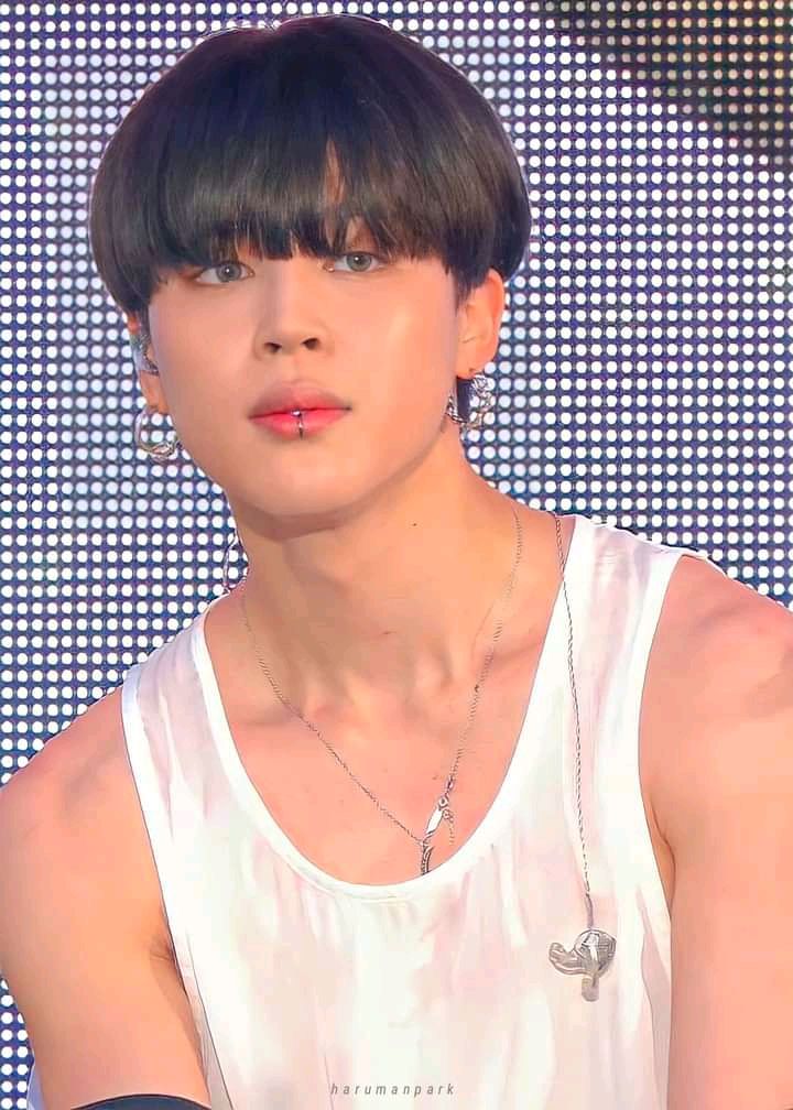 jimin_Luv3559's tweet photo. 지민아 흑발덮머에 민소매
입술피어싱 돌겠다정말ㅜㅜ

210613 
머스터소우주 지민
#JIMIN #BTSFESTA2021 #MUSTERSOWOOZOO #박지민 #BTS #방탄소년단 @BTS_twt https://t.co/8SsLakGN1e