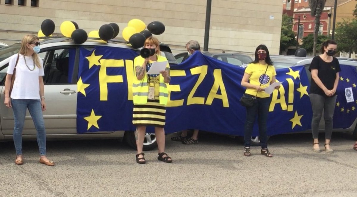 Hoy en València, las interinas le dicen a <a href="/miqueliceta/">Miquel Iceta Llorens /🌹🇺🇳</a> y a sus sindicatos satélite <a href="/CCOO/">Comisiones Obreras</a> <a href="/UGT_Comunica/">UGT</a> y <a href="/CSIFnacional/">CSIF Nacional</a> que cumplan con la Directiva UE 1999/70 y las sentencias del TJUE porque
#TJUEDiceFijezaYa
#FijezaYaEsConstitucional
<a href="/GMi15f/">Grupo estatal de temporales Mi15F</a> <a href="/ceppt2021/">Coordinadora Estatal de Personal Público Temporal</a> <a href="/ApTemporales/">TEMPORALES PÚBLICOS FRAUDE DE LEY</a>