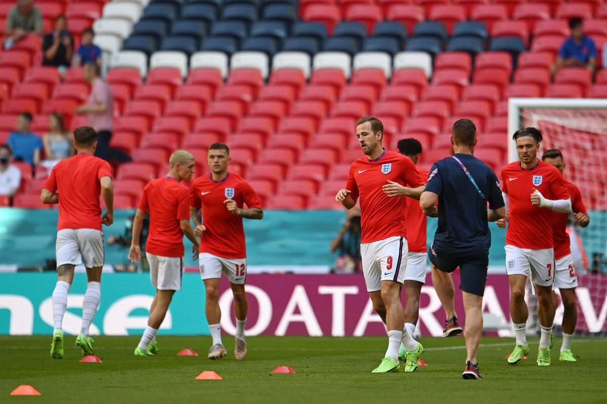 England's tweet photo. Counting down to kick-off... ⏳ https://t.co/IUrtSjPOKZ