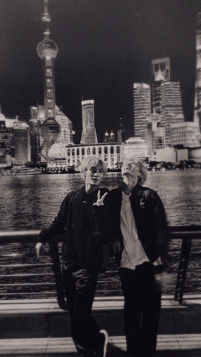 jamieeea's tweet photo. this give me ilys1892 
C: me ;))) https://t.co/W82MyxLy6k