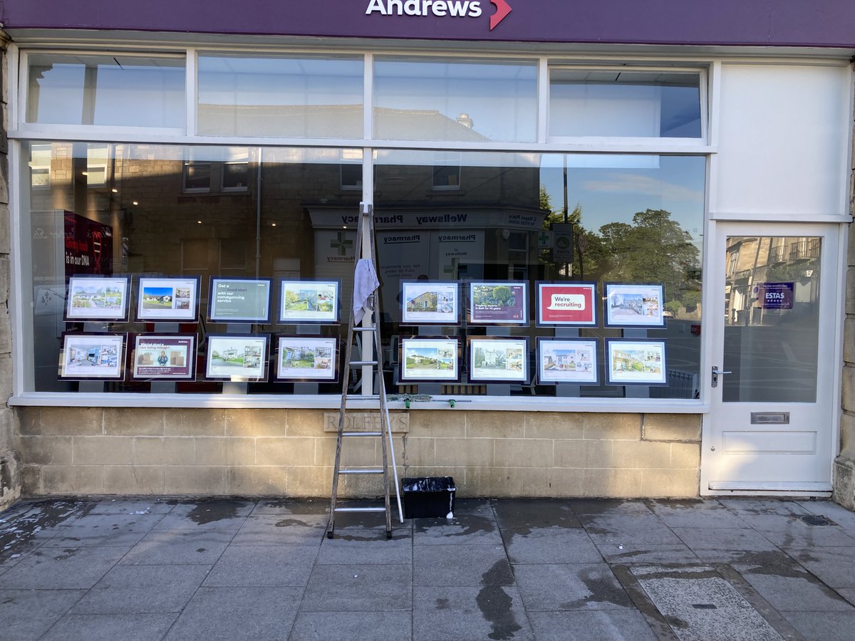 bathwindows's tweet image. Cleaning windows at Bear Flat in Bath.#Cleanandbright, letting the sunshine in.