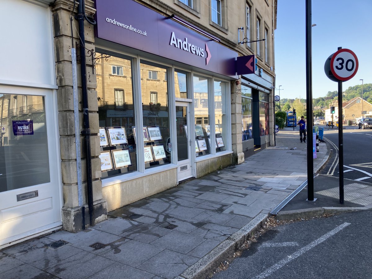 bathwindows's tweet image. Cleaning windows at Bear Flat in Bath.#Cleanandbright, letting the sunshine in.