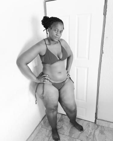 guys the weather is cold and my team and i we cooking something hot only fans check my bio to subscribe to my onlyfans😍😍😍