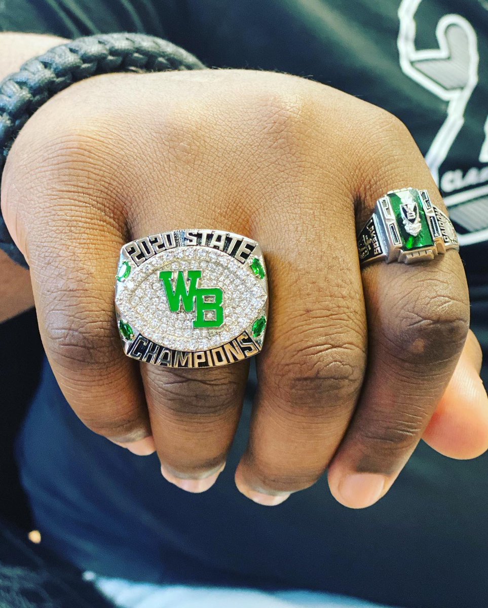 RodneyWhitlow's tweet image. Congrats &amp;amp; S/O To My Lil Cuz Caidon Haliburton For Coming All The Way Down From Detroit To Get Cut Before Prom 👔 &amp;amp; Graduation 🎓 West Bloomfield Mi Lakers 2020 State Champs 🏈