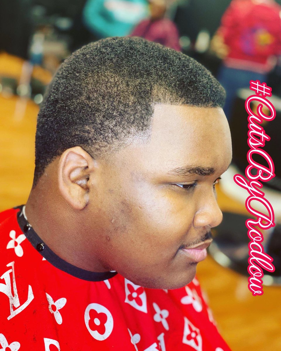 RodneyWhitlow's tweet image. Congrats &amp;amp; S/O To My Lil Cuz Caidon Haliburton For Coming All The Way Down From Detroit To Get Cut Before Prom 👔 &amp;amp; Graduation 🎓 West Bloomfield Mi Lakers 2020 State Champs 🏈