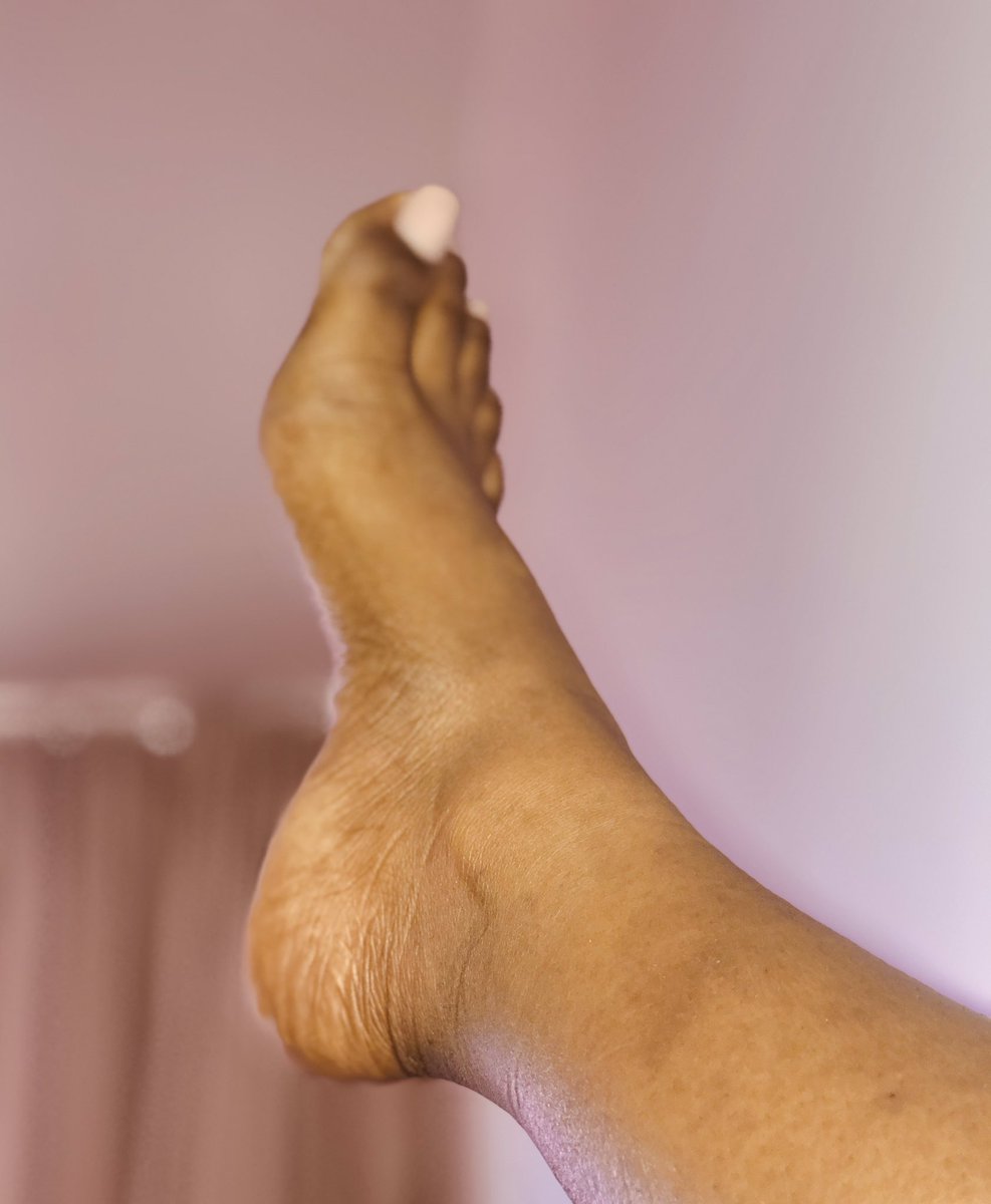 FFetxish's tweet photo. DM me for more pics 🥴#FeetAddicted #feet #moneyslavesfr #fetichistepieds #fetichiste #toe https://t.co/gAgJdY1J23