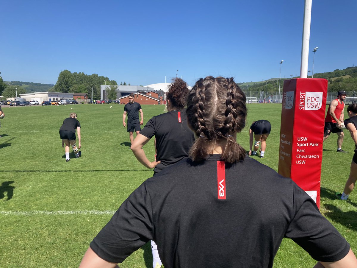KearGareth's tweet photo. Looking professional, acting professional 👊👊🏿another classy @WalesRugbyL women’s international squad session, 1️⃣2️⃣ days to go before our first test match against @England_RL live on @SkySportsRL @RLBarrieMc10 #InLeagueTogether https://t.co/8b1jwC8wxa https://t.co/DySJKUetUV