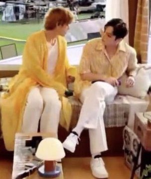 Neden bu kadar            Güzelim konustuk 
seksi oldun ki                    bunları ama