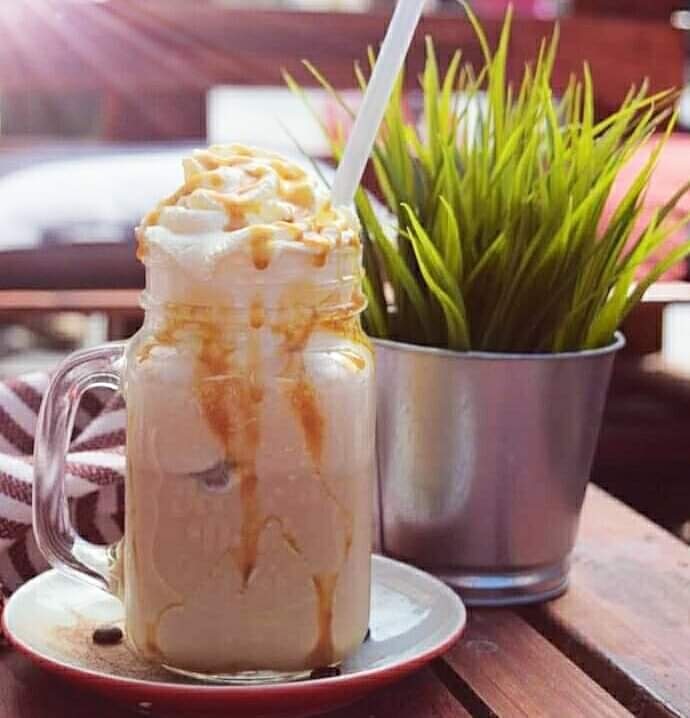 Treat Yourself to a fabulous Frapp on this beautiful day☀️

The terrace in #BakedRathmines is open, ready and waiting for you 😊

#rathmines #cafe #outdoordining #sunday #frappuccino #icedcoffee #treatday