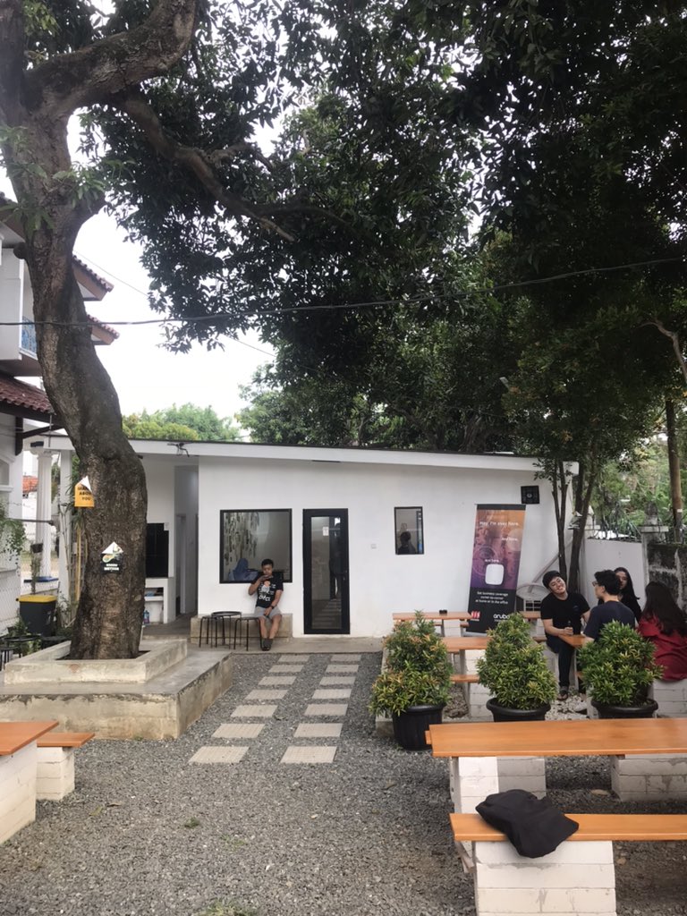 cafe outdoor jakarta selatan