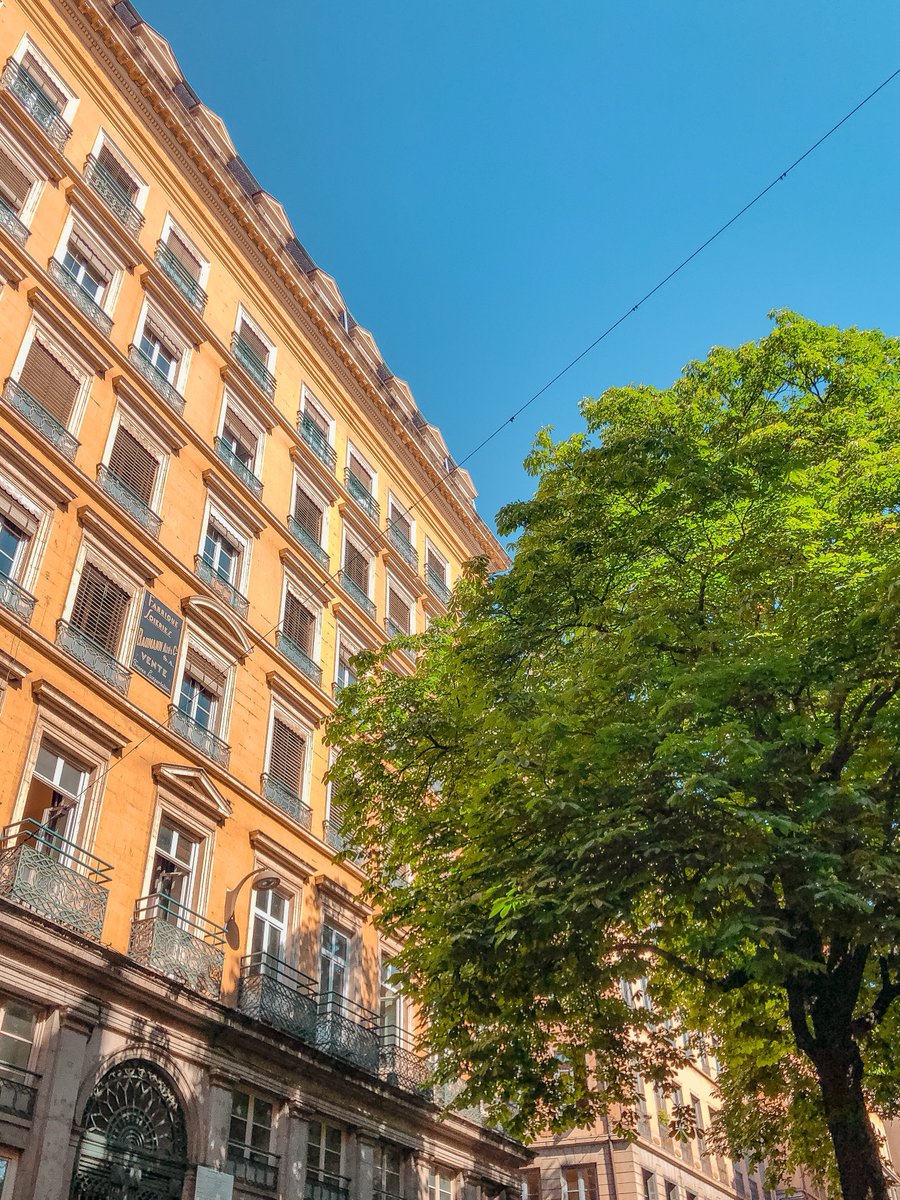 smartlang's tweet photo. #HelloLyon 🥐☕️☀️🕶 @villedelyon @OnlyLyon https://t.co/dOKXOoJK4o