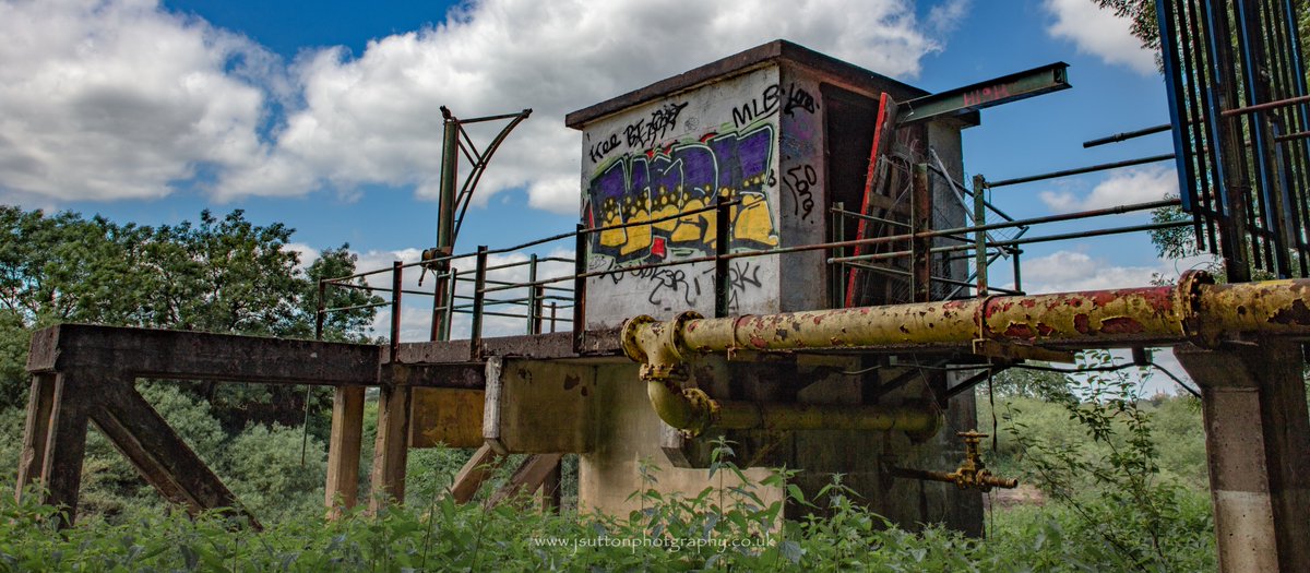 #derelict pumping station on the River Severn

#worcester #worcestershire #england #igersworcestershire #abandonedplaces #abandoned #abandonedbuilding #derelictplaces #derelictbuilding #graffiti