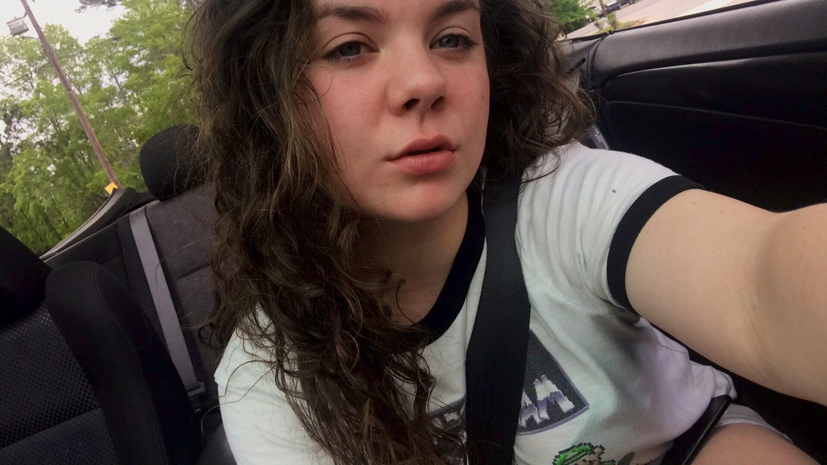 slutler98's tweet photo. Missing them top down rides 😿 https://t.co/FTZWQoiV3F