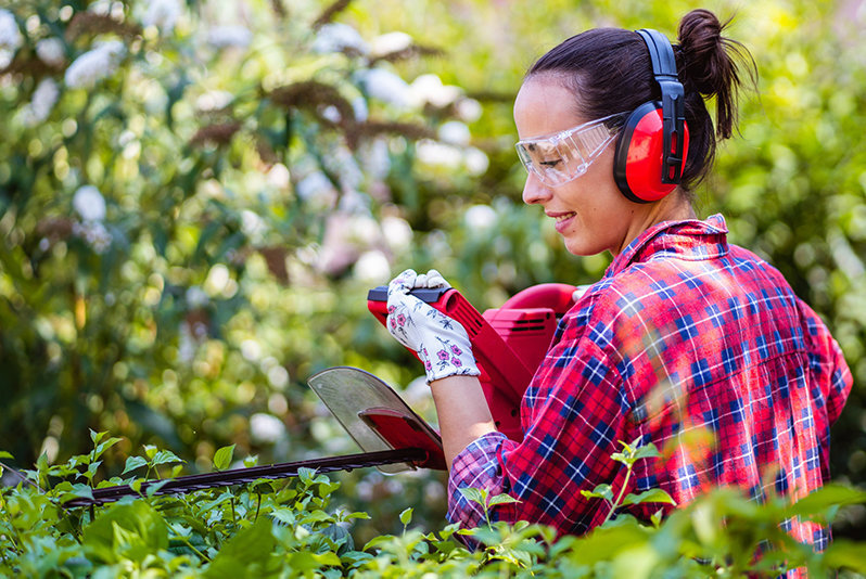 Heute ist #TagdesGartens! Mit diesen Tipps kommst du unfallfrei durch die Gartensaison: to.suva.ch/3gs5Nvn
#Prävention #Gartenliebe