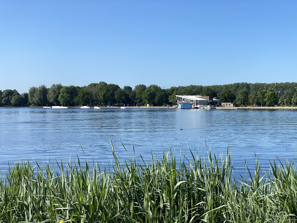 Toob_Alers's tweet photo. Heerlijk de zon en de zomer lekker rondje meer #sunsetbeachbar #koffiestop #wandeling
Mooie hotspot #supersub > sponsoring https://t.co/S6gInjAmB9