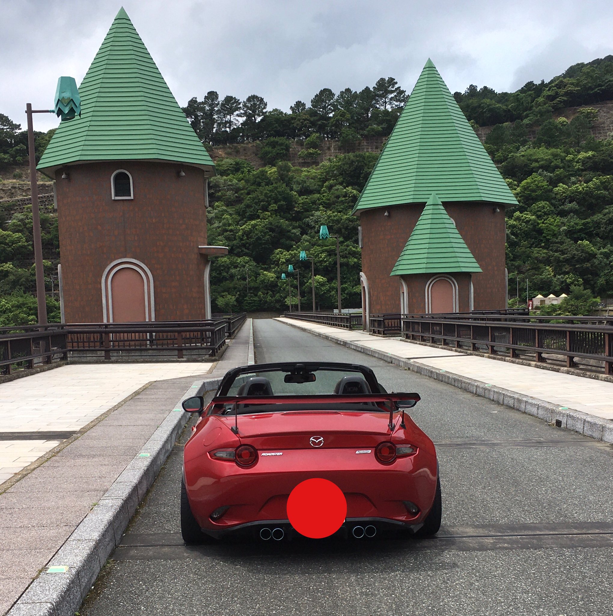 闇夜に堕落せし漆黒の片翼 堕天使ユニセックスレス王子 今日は鳴淵ダムって所に行ってきた めっちゃ高くてすくみそうでしたw 帰りは日田経由して大観峰行って帰ってきました ロードスター結構すれ違いましたが やえ は1回も返ってこなくてちょっと残念