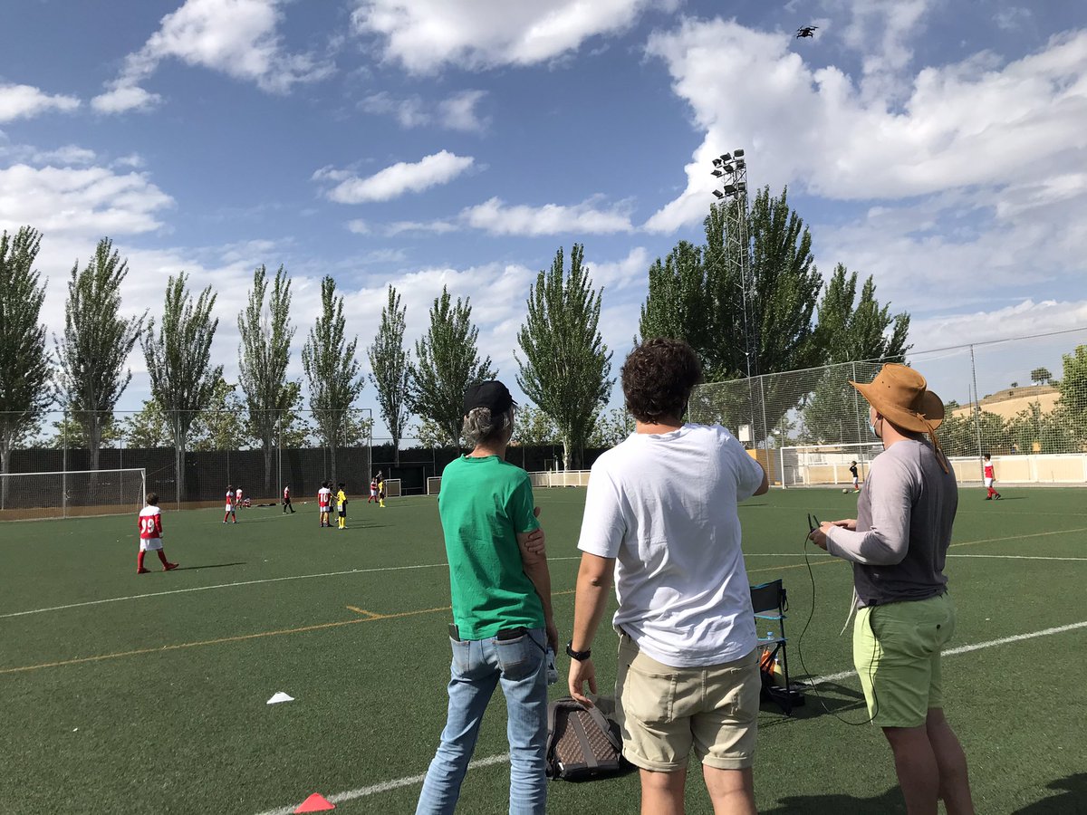 🏆⚽️El deporte no descansa en Algete.

Hoy acompañamos a <a href="/CDAlgeteno/">C.D. ALGETEÑO</a> en su XI Torneo Vive, Siente y Disfruta.

Los profesionales de #FlyFut grabarán todo el evento con sus drones 📹🐝

#AlgeteEsDeporte
#DeporteSeguro
#AlgeteSeMueve💚
#AlgeteActivo🧡