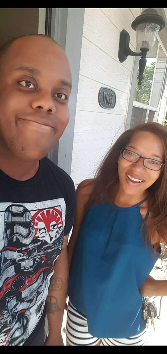 AdamDzny's tweet photo. Omg Like you guys it's siannas birthday 🎂🎉🎁🎉 and y'all need to blow up her mentions. Please tweet her. She's my bestie and the best. Go see her at DAK heheh also she's a book whore xoxo @SiannaHurdle #happyBdayQueen https://t.co/VtXTZy84jY