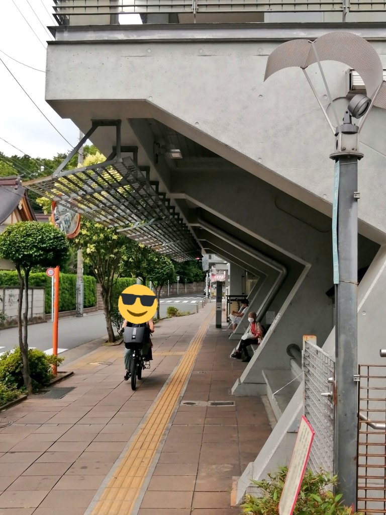 YforYes's tweet image. おそらく、野沢正光さん初めての公共建築に、偶然通りかかる。

ダンディな野沢さんしか知らない分、若かりし頃の野沢建築は新鮮。少しメタボリズム味があるのは、師匠大高正人の影響だろうか。

30年たっても、街に向けたベンチは近所の良き休憩所になっていた。

noz-bw.com/archives/works…