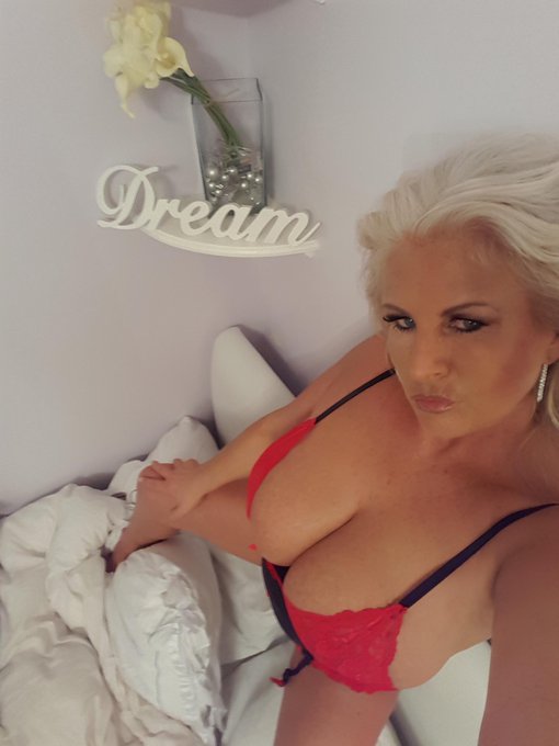 Fancy a virtual quickie?  I&rsquo;m on cam and ready for you now at #AdultWork.com!  https://t.co/erUh12t6hN<a href="/tag/adultwork"class="tags"><span>#adultwork</span></a>