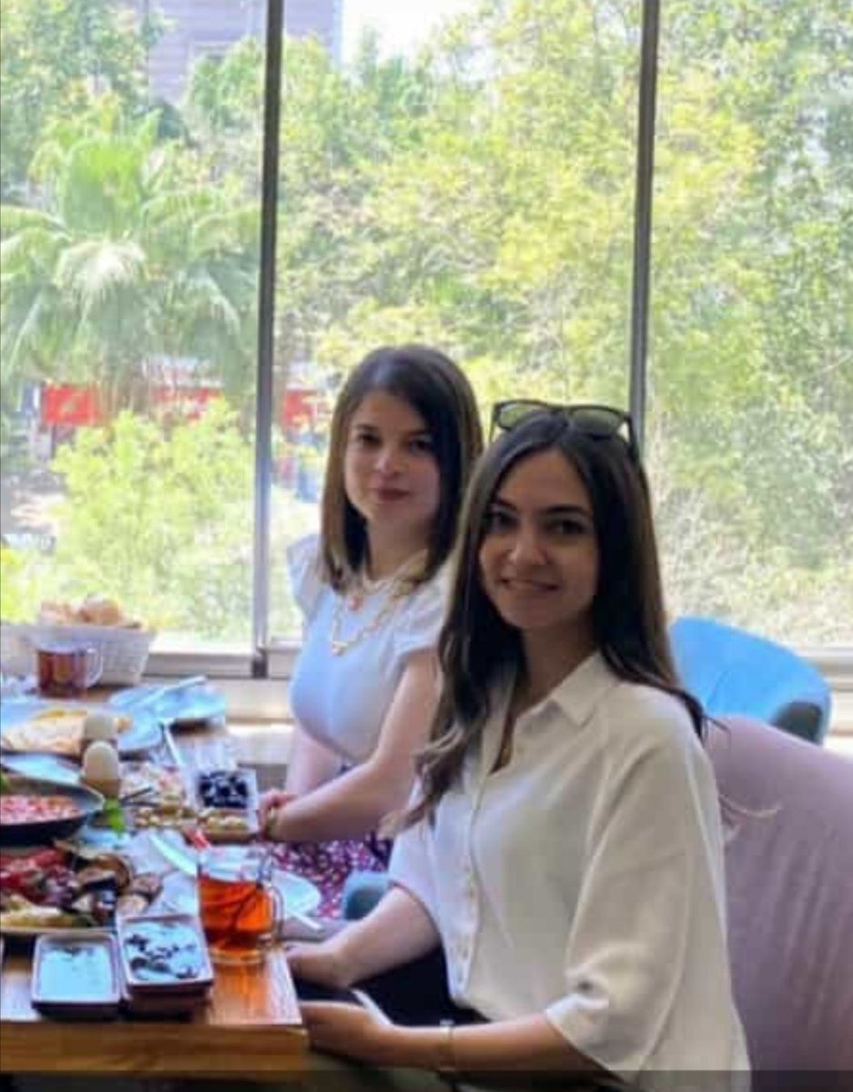 Sizler bize hayatı öğrettiniz.. Ama bizler size hayat olamadık.. 🥀🥀